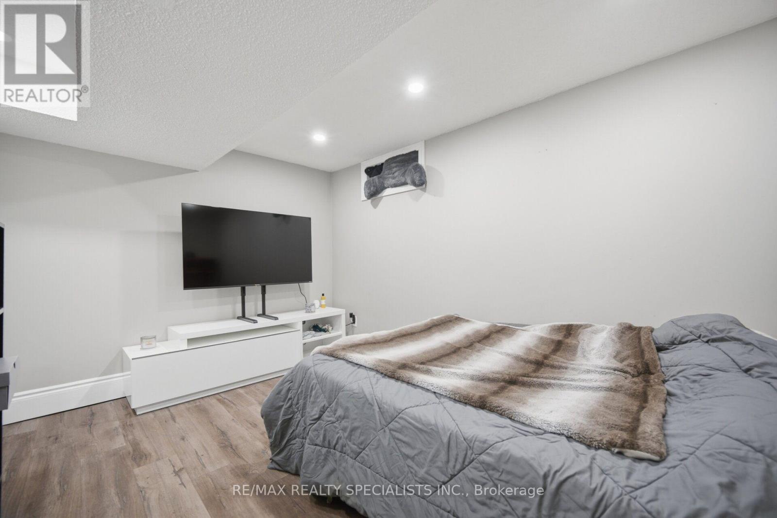 60 Elmwood Avenue, Cambridge, Ontario  N1R 4Y2 - Photo 21 - X13700040