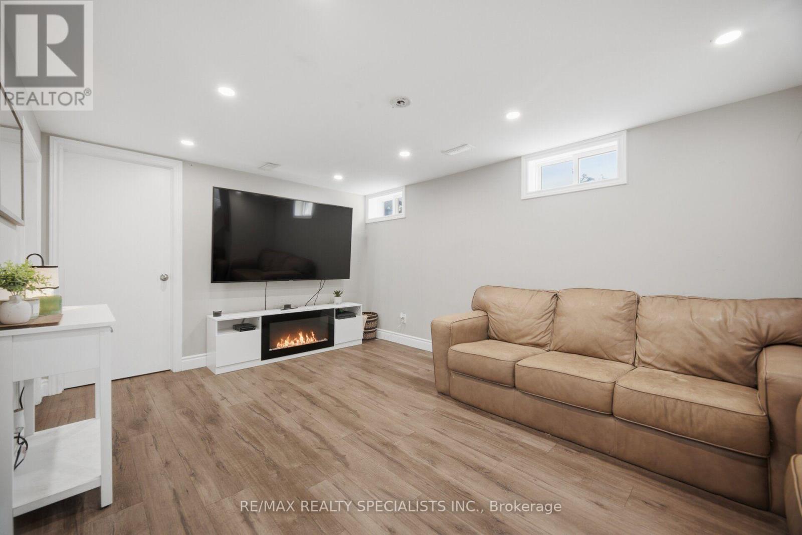 60 Elmwood Avenue, Cambridge, Ontario  N1R 4Y2 - Photo 23 - X13700040