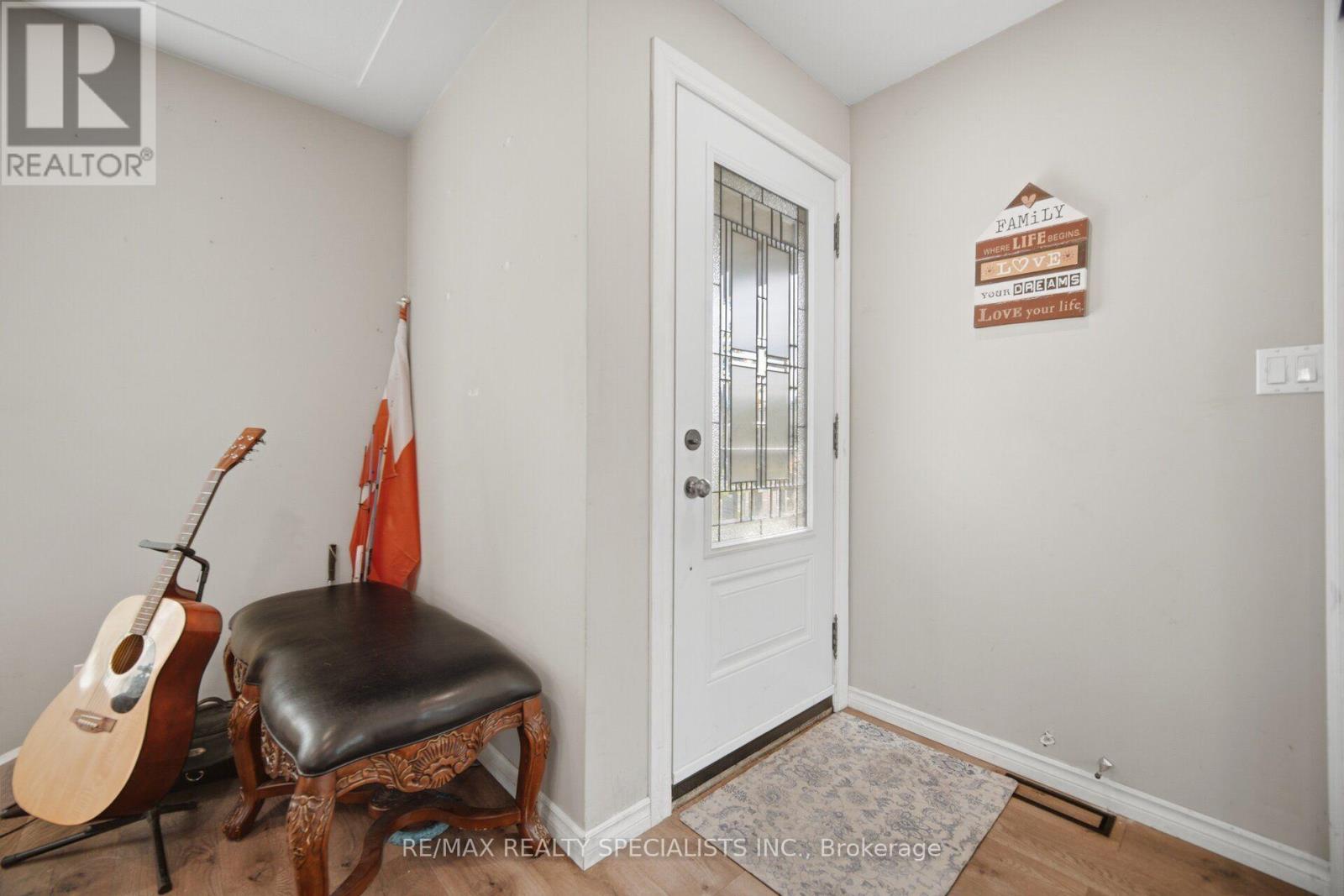 60 Elmwood Avenue, Cambridge, Ontario  N1R 4Y2 - Photo 3 - X13700040