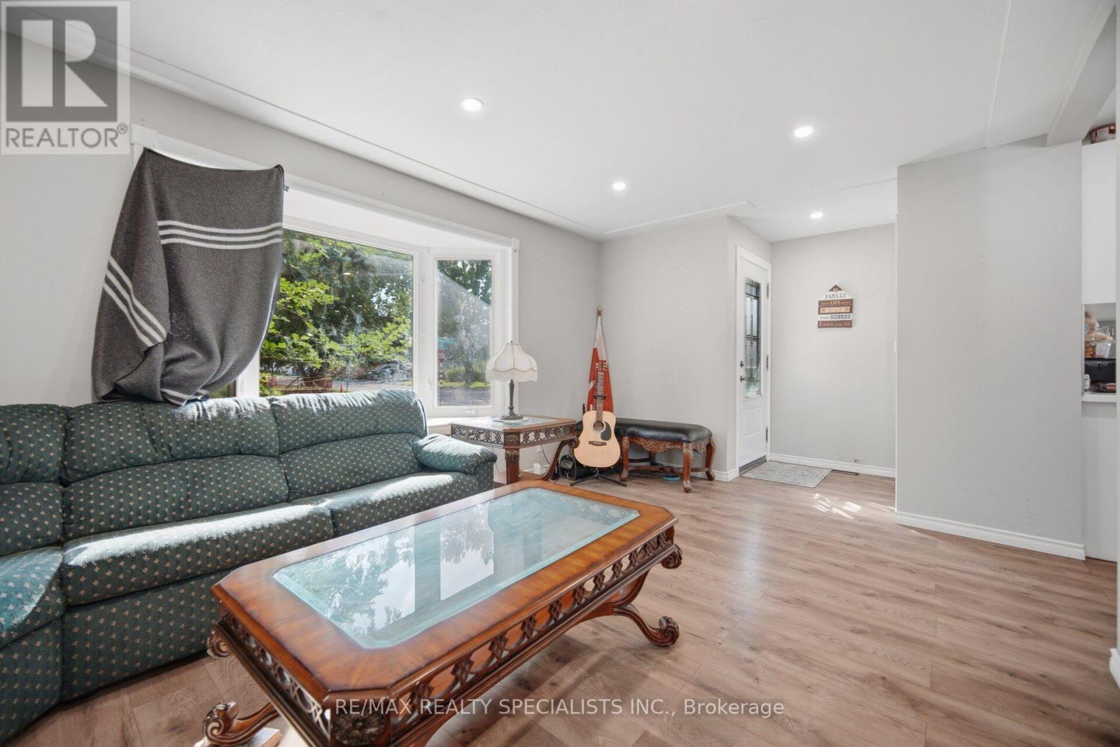 60 Elmwood Avenue, Cambridge, Ontario  N1R 4Y2 - Photo 5 - X13700040