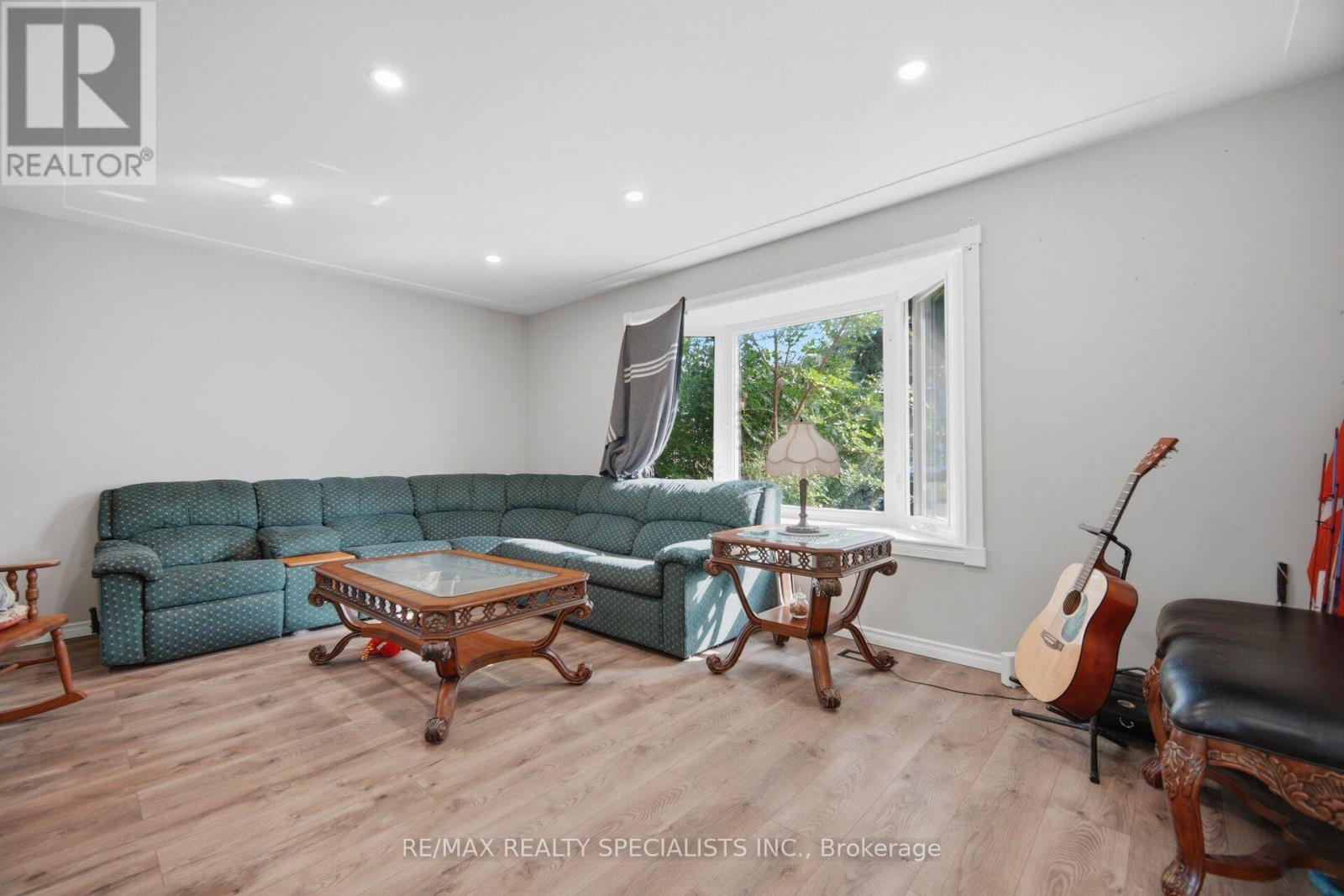 60 Elmwood Avenue, Cambridge, Ontario  N1R 4Y2 - Photo 6 - X13700040