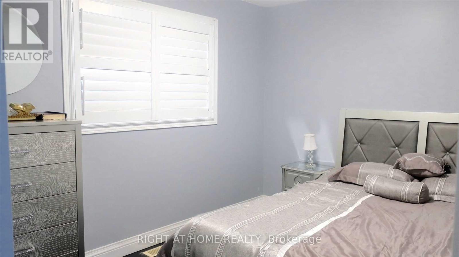 27 Panorama Way, Hamilton, Ontario  L8E 6C6 - Photo 6 - X13700058