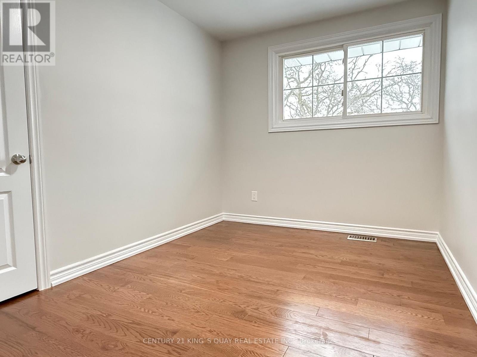 Upper - 4383 Petrie Court, Niagara Falls, Ontario  L2E 6L8 - Photo 10 - X13700138