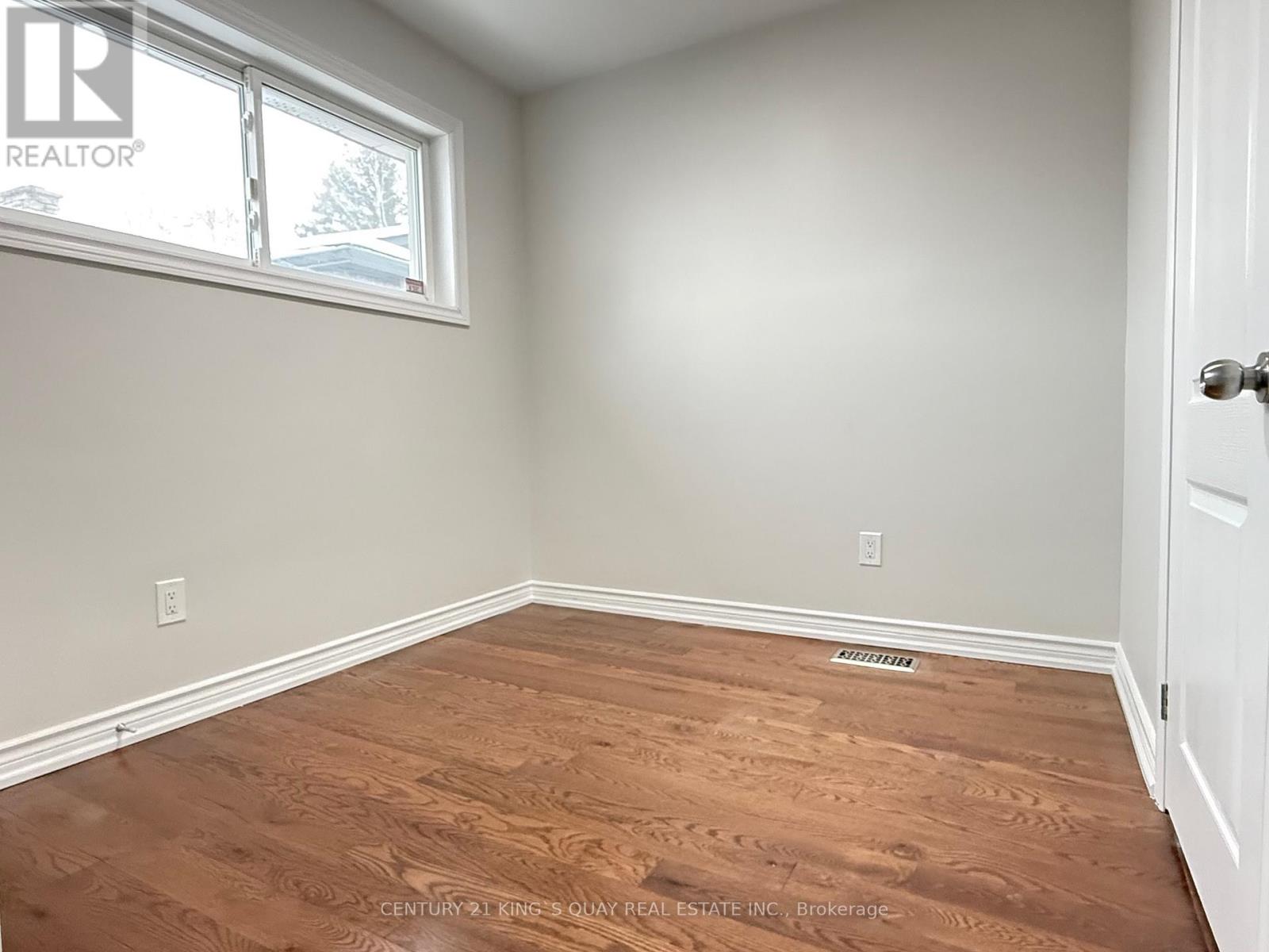 Upper - 4383 Petrie Court, Niagara Falls, Ontario  L2E 6L8 - Photo 12 - X13700138