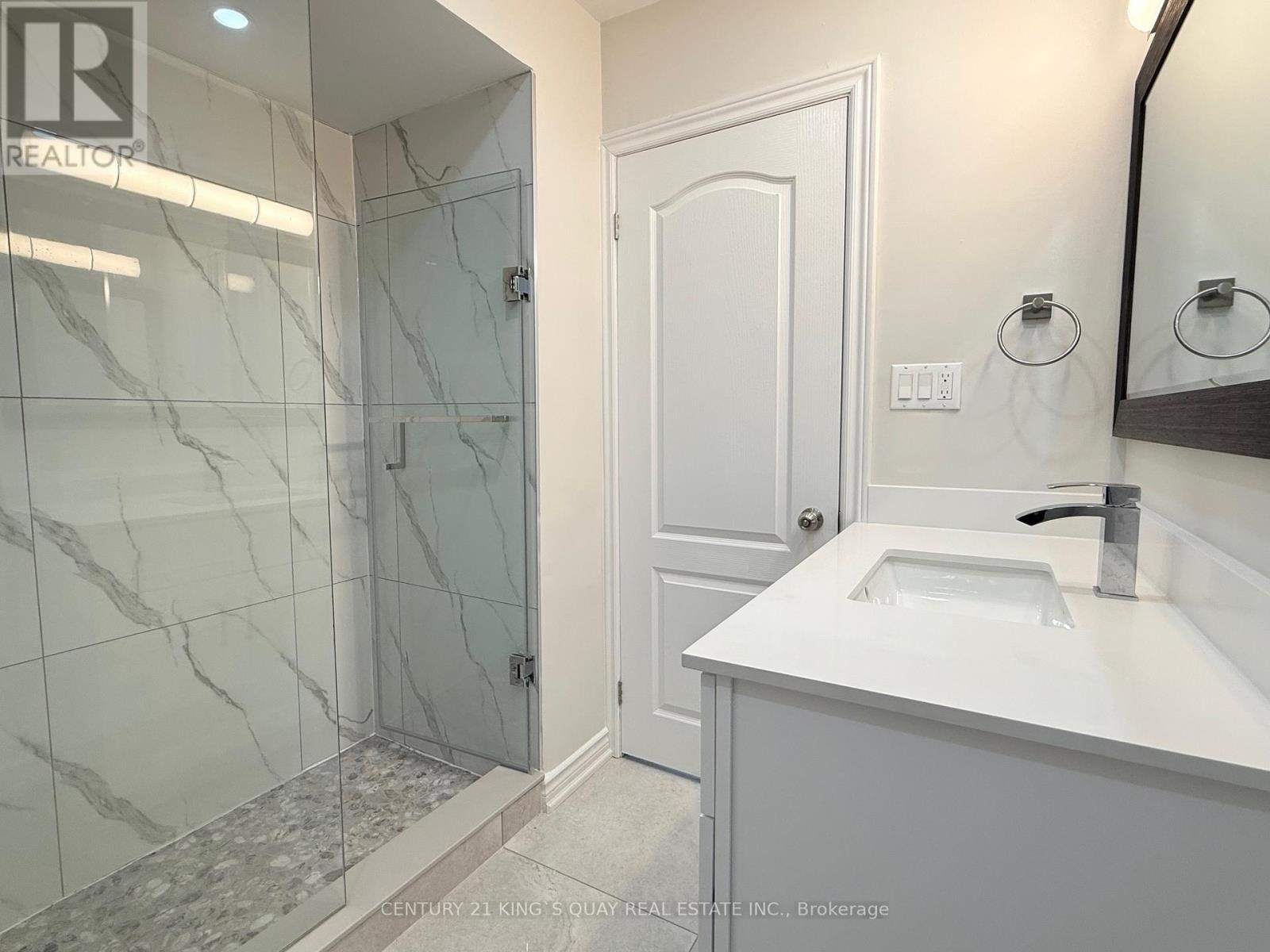 Upper - 4383 Petrie Court, Niagara Falls, Ontario  L2E 6L8 - Photo 15 - X13700138