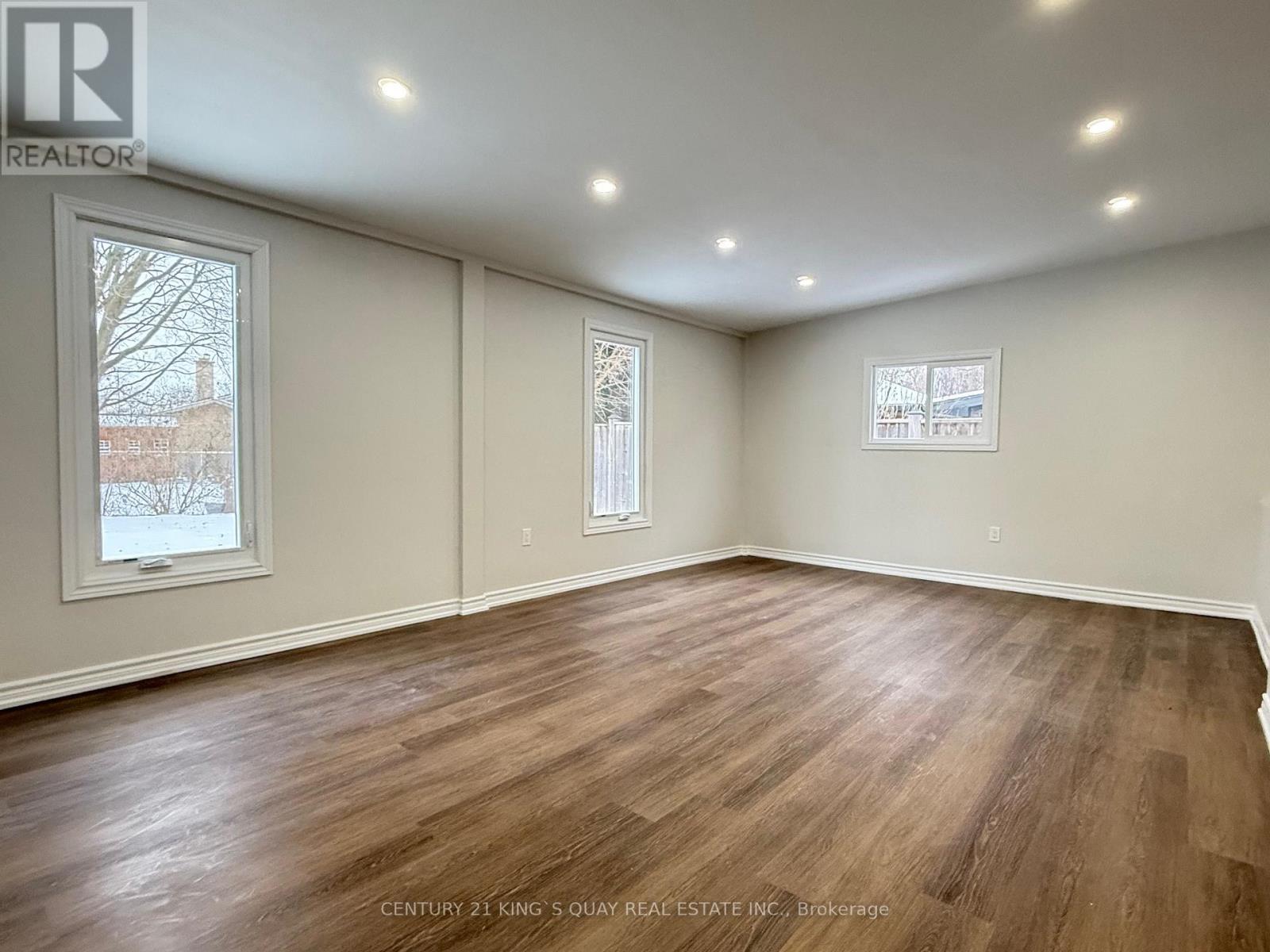 Upper - 4383 Petrie Court, Niagara Falls, Ontario  L2E 6L8 - Photo 7 - X13700138