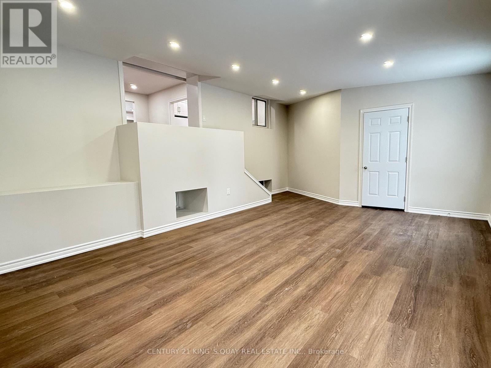 Upper - 4383 Petrie Court, Niagara Falls, Ontario  L2E 6L8 - Photo 8 - X13700138