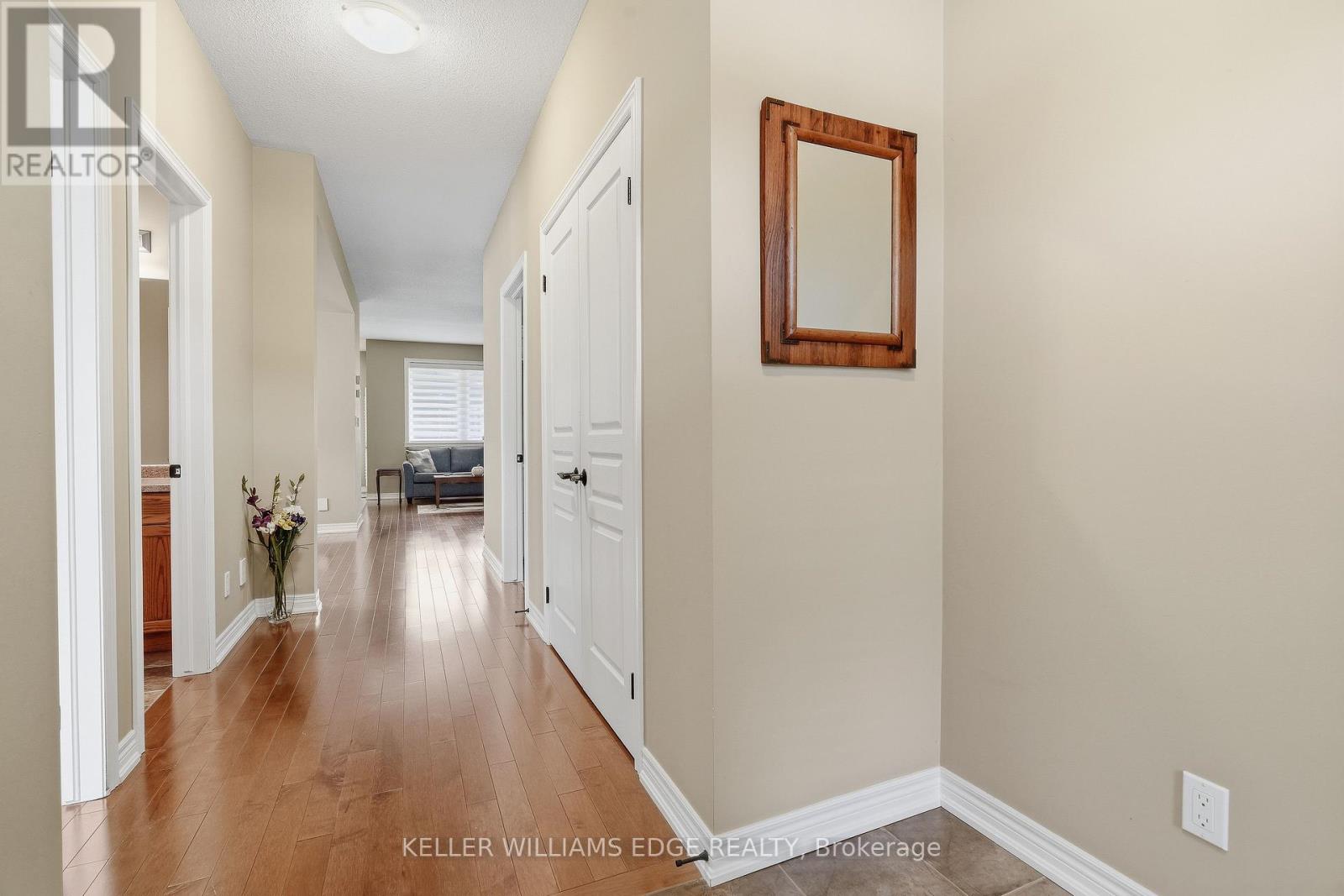 31 Streamside Drive, West Lincoln, Ontario  L0R 2A0 - Photo 3 - X13700144