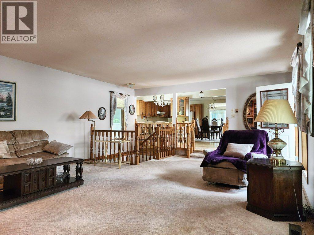 1818 Lakeside Road S, Lethbridge, Alberta  T1K 3P6 - Photo 13 - A2322123