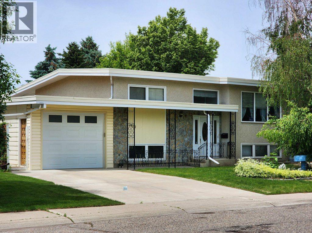 1818 Lakeside Road S, Lethbridge, Alberta