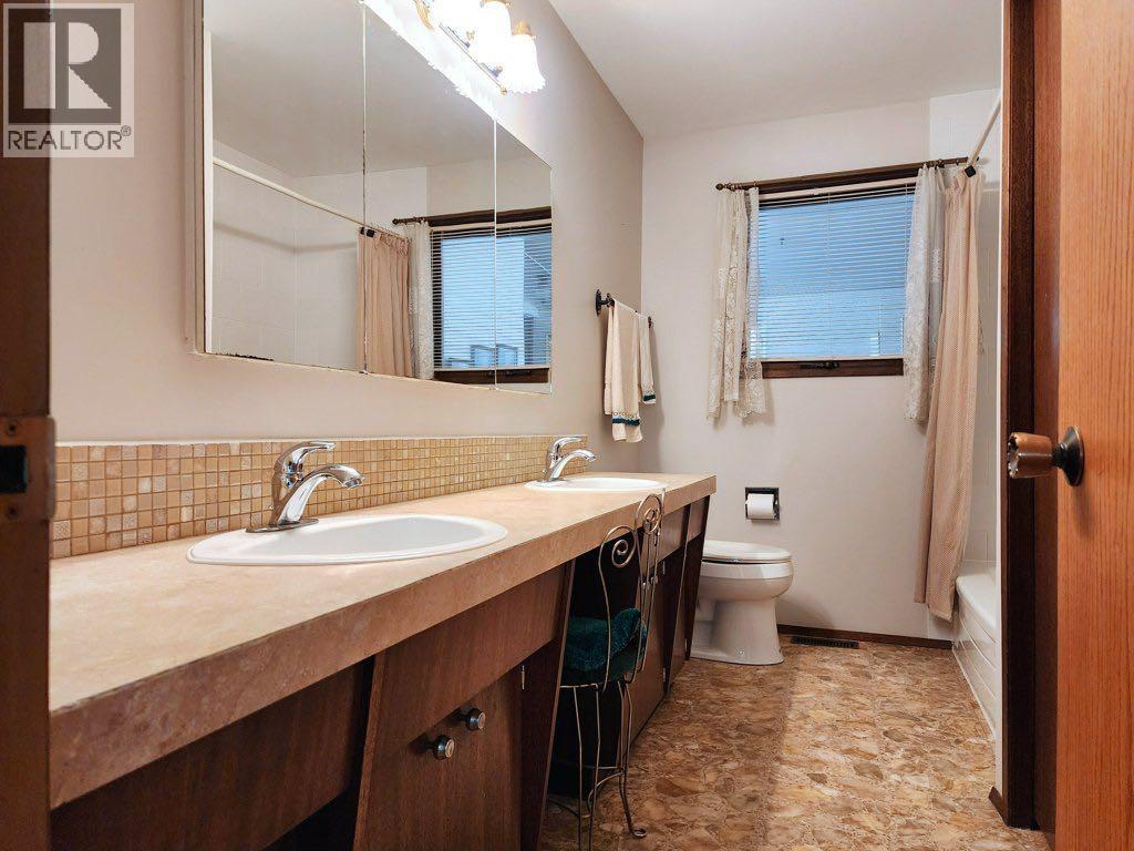 1818 Lakeside Road S, Lethbridge, Alberta  T1K 3P6 - Photo 7 - A2322123