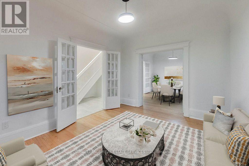 218 Montrose Avenue, Toronto, Ontario M6G 3G7 - Photo 5 - C13676216