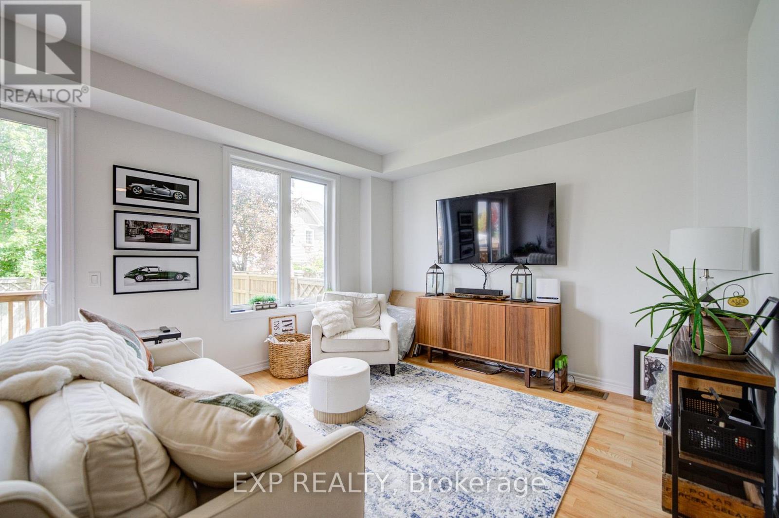 29 Sorbara Way, Whitby, Ontario L1M 0M4 - Photo 6 - E13689338