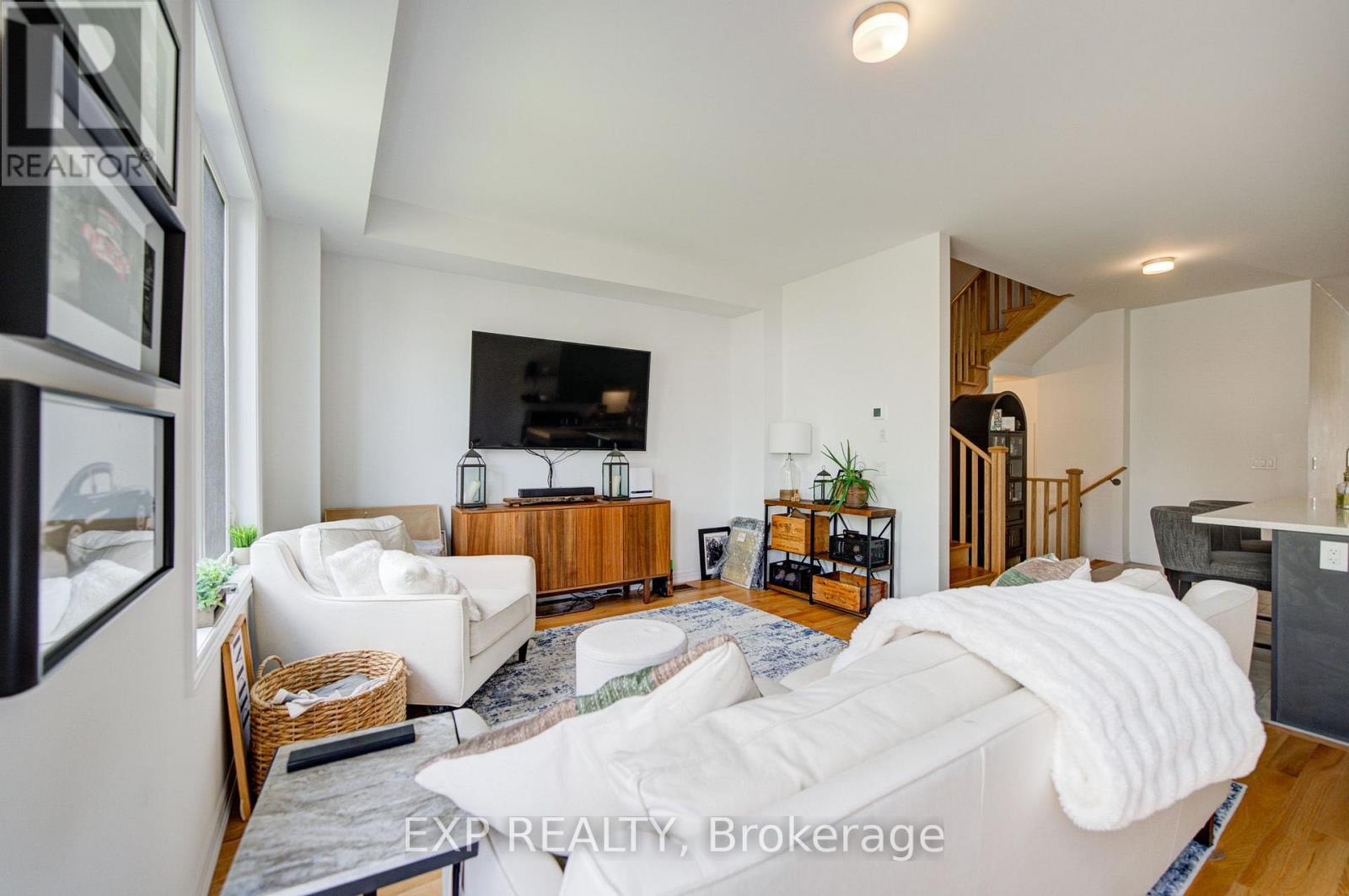 29 Sorbara Way, Whitby, Ontario L1M 0M4 - Photo 5 - E13689338