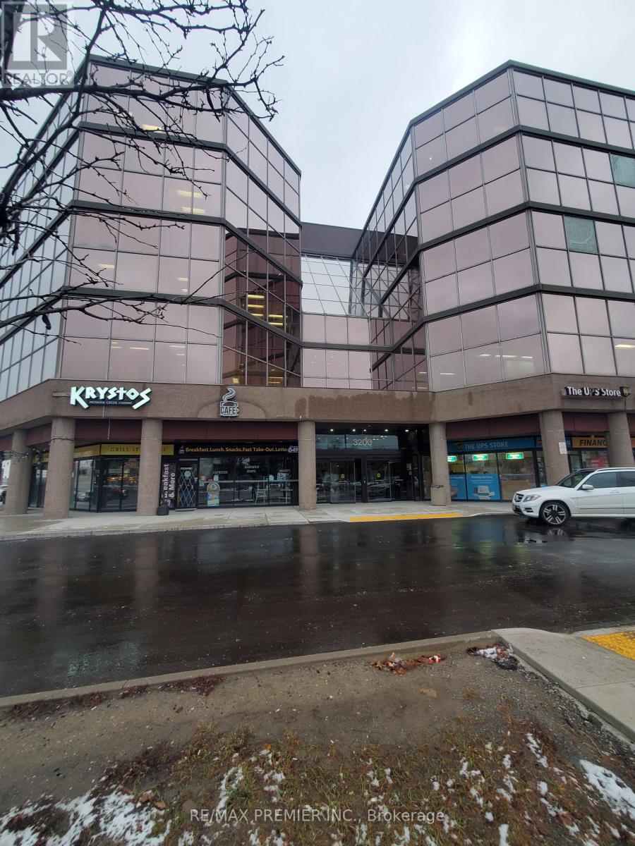 421 - 3200 Dufferin Street, Toronto, Ontario M6A 2T3 - Photo 2 - W13432590