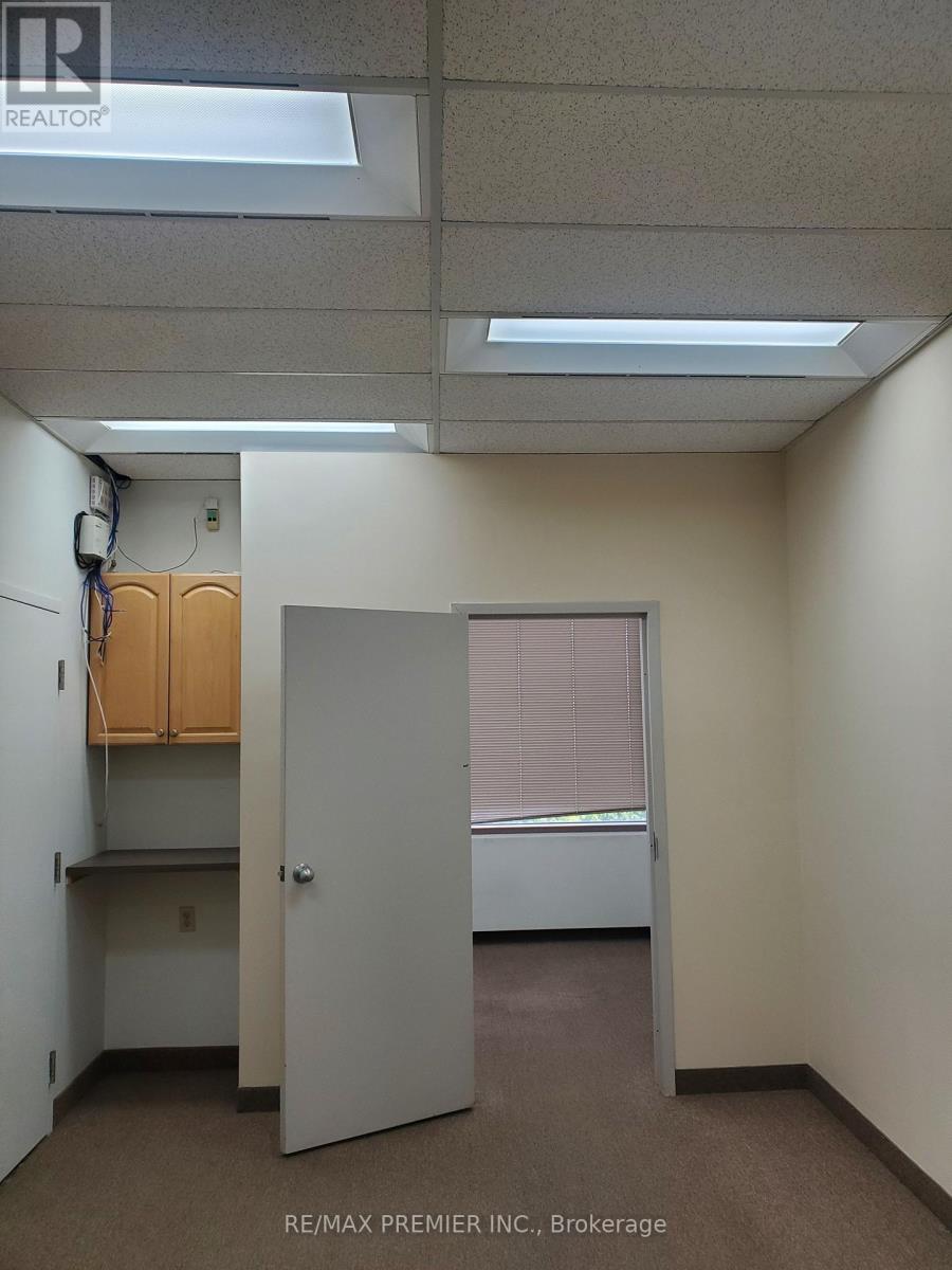 421 - 3200 Dufferin Street, Toronto, Ontario M6A 2T3 - Photo 3 - W13432590