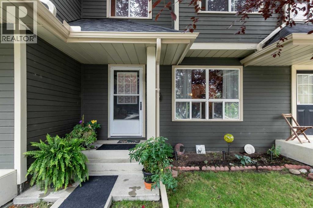 316 Queenston Heights SE, Calgary, Alberta  T2J 6R8 - Photo 7 - A2337169