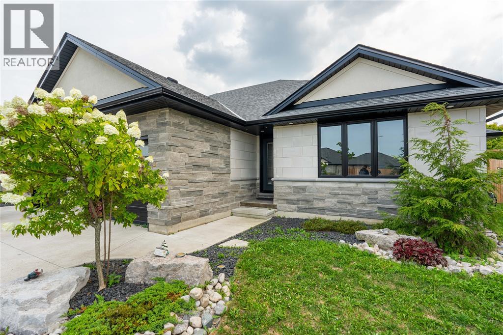 709 Ferdinands Crescent, Sarnia, Ontario  N7W 0B5 - Photo 3 - 26020282