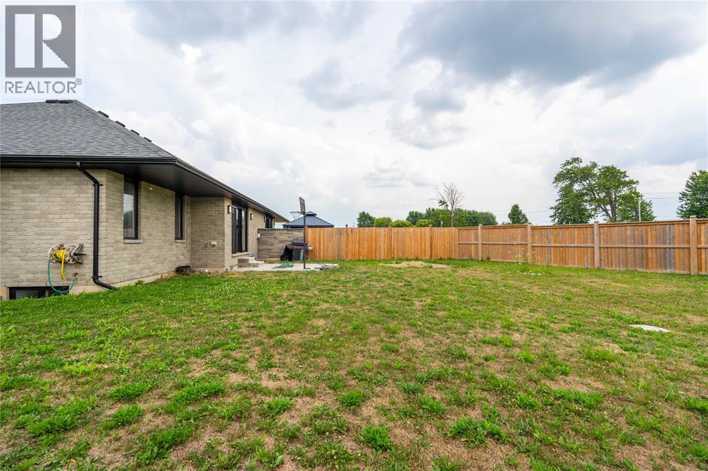 709 Ferdinands Crescent, Sarnia, Ontario  N7W 0B5 - Photo 34 - 26020282