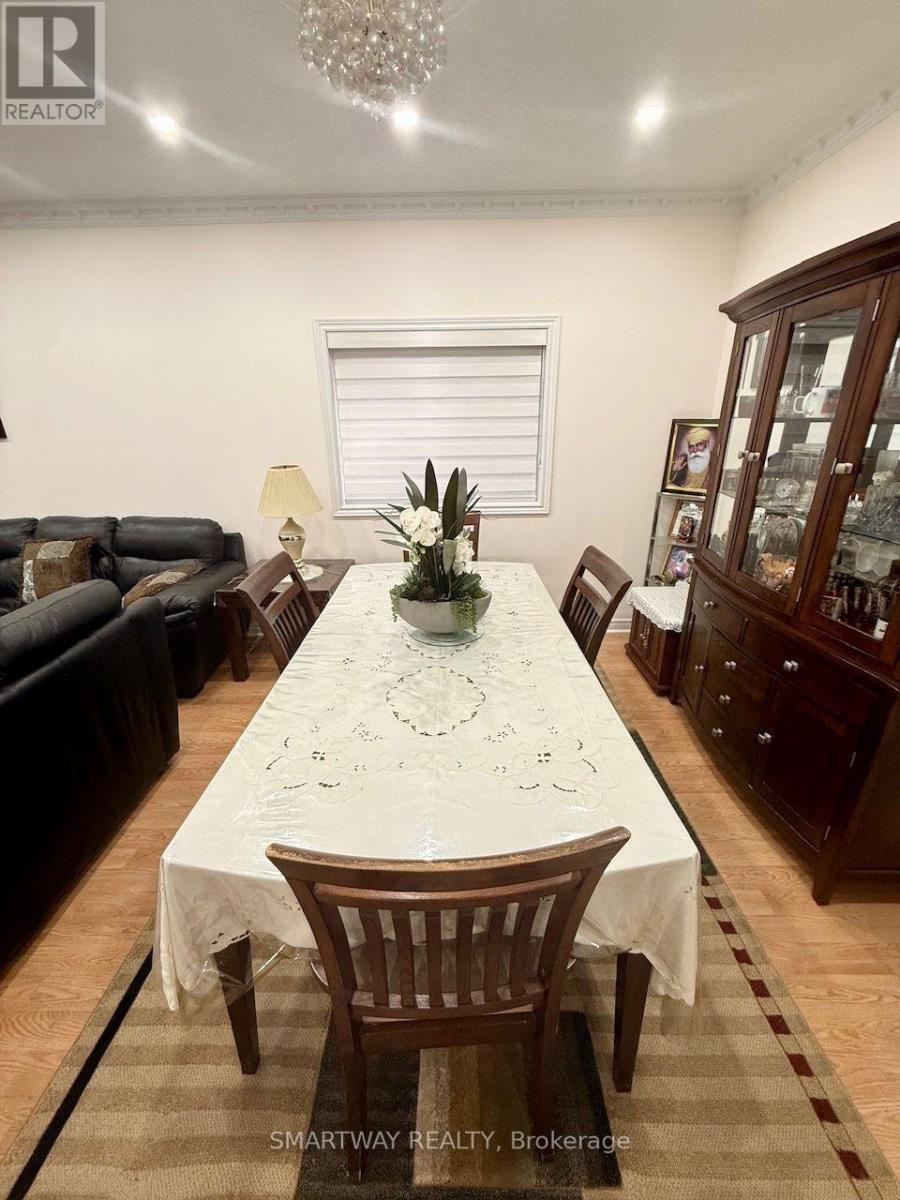 4 Blazing Star Drive, Brampton, Ontario  L6R 3E5 - Photo 14 - W13697582