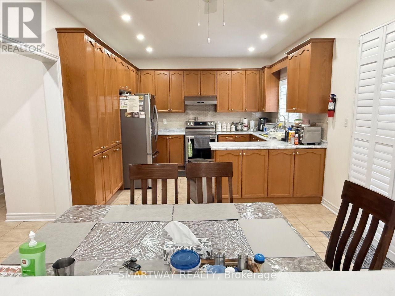 4 Blazing Star Drive, Brampton, Ontario  L6R 3E5 - Photo 18 - W13697582