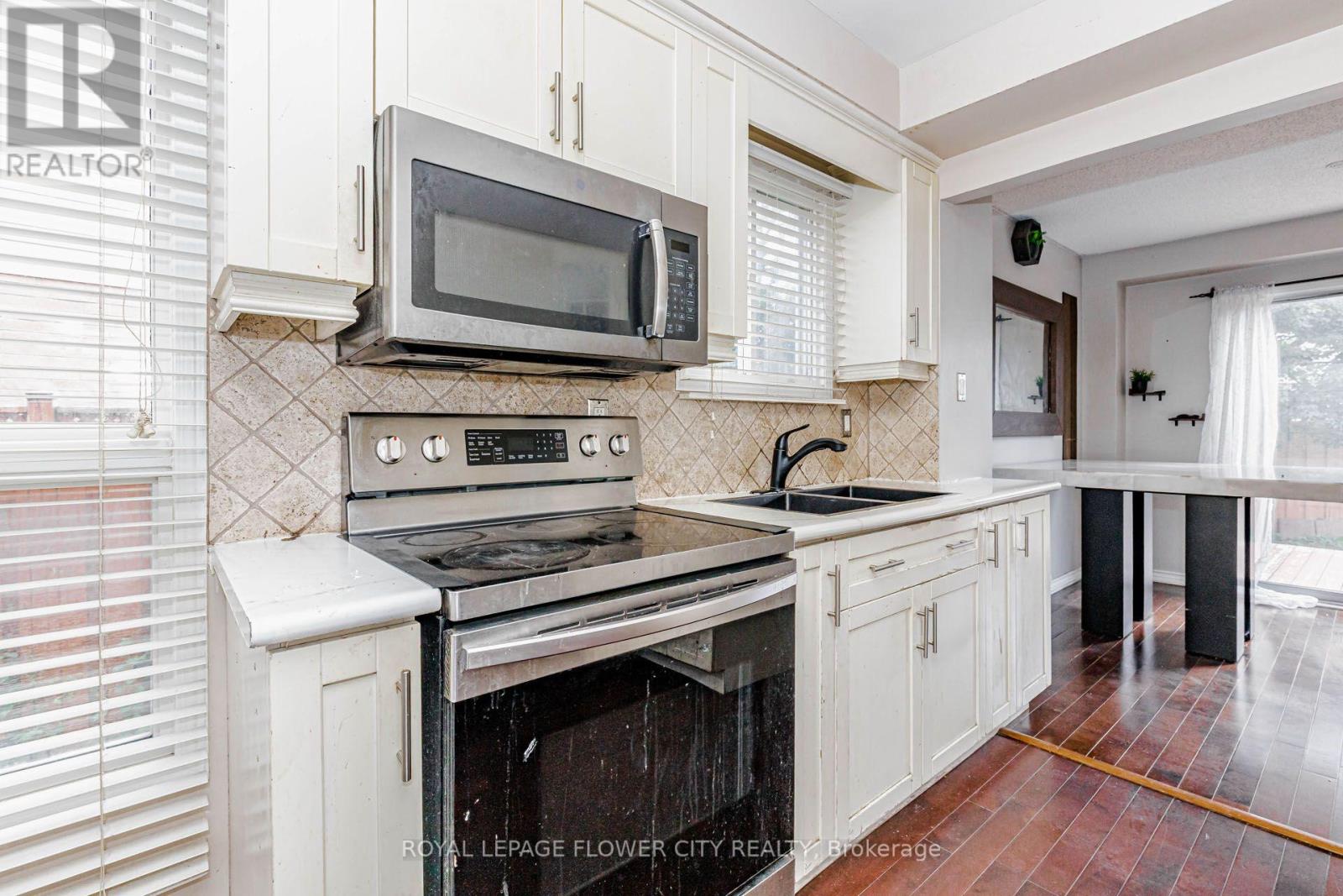22 Wallingford Court, Brampton, Ontario  L6Y 4V7 - Photo 10 - W13698094