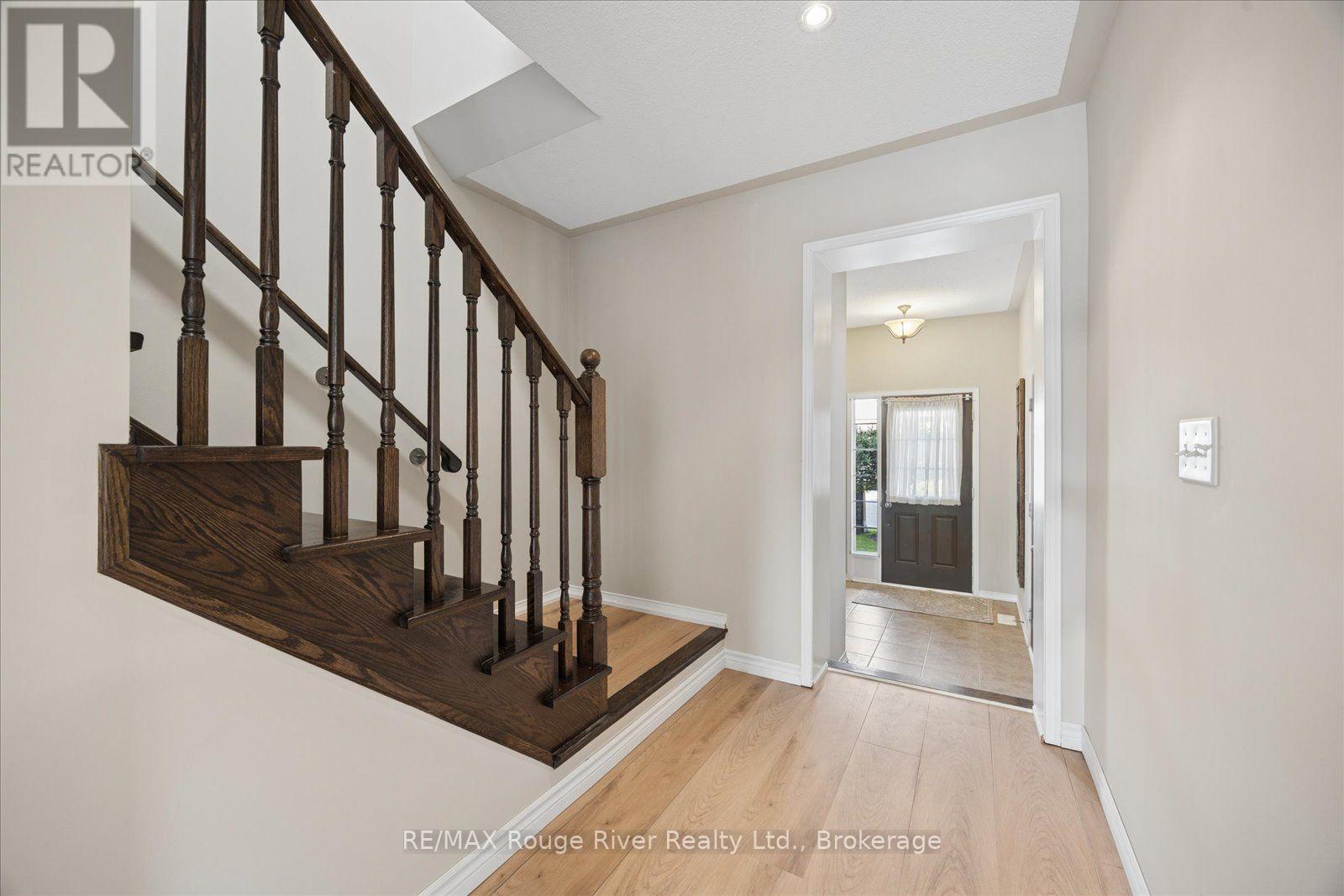 85 Lander Crescent, Clarington, Ontario  L1C 0L4 - Photo 5 - E13700196