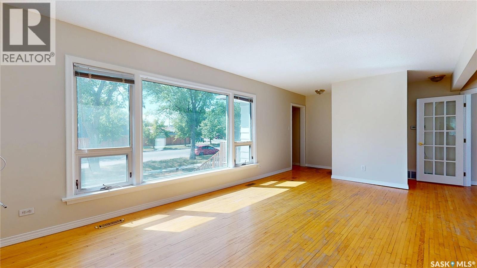 3600 Regina Avenue, Regina, Saskatchewan  S4S 0H5 - Photo 2 - SK046267
