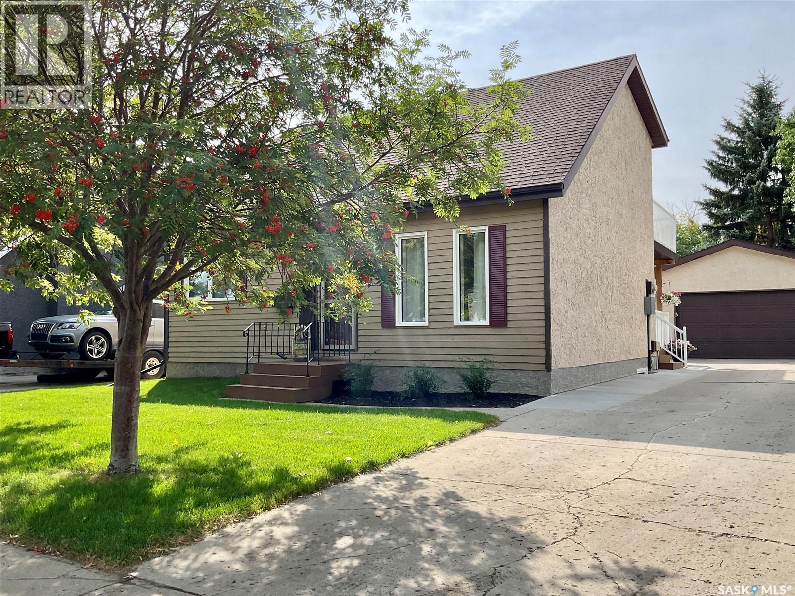1015 Graham Road, Regina, Saskatchewan  S4N 5Z5 - Photo 1 - SK046142