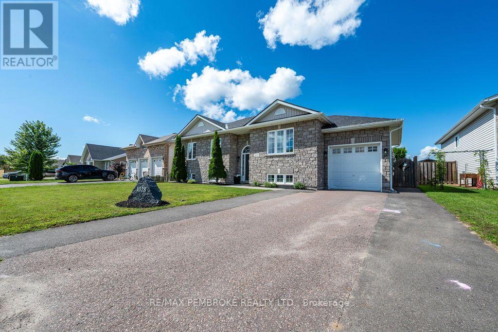 1028 Limestone Trail, Petawawa, Ontario  K8H 0A6 - Photo 3 - X13700208