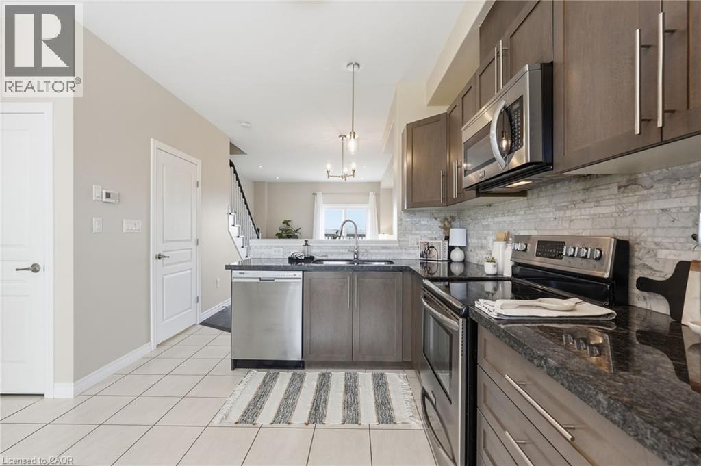 31 Edenrock Drive, Stoney Creek, Ontario  L8E 0G6 - Photo 8 - 40851404