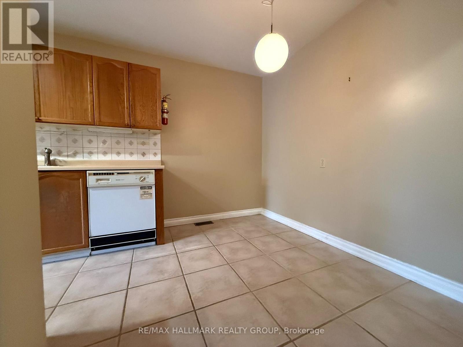 181 Tartan Drive, Ottawa, Ontario  K2J 3S2 - Photo 7 - X13700180