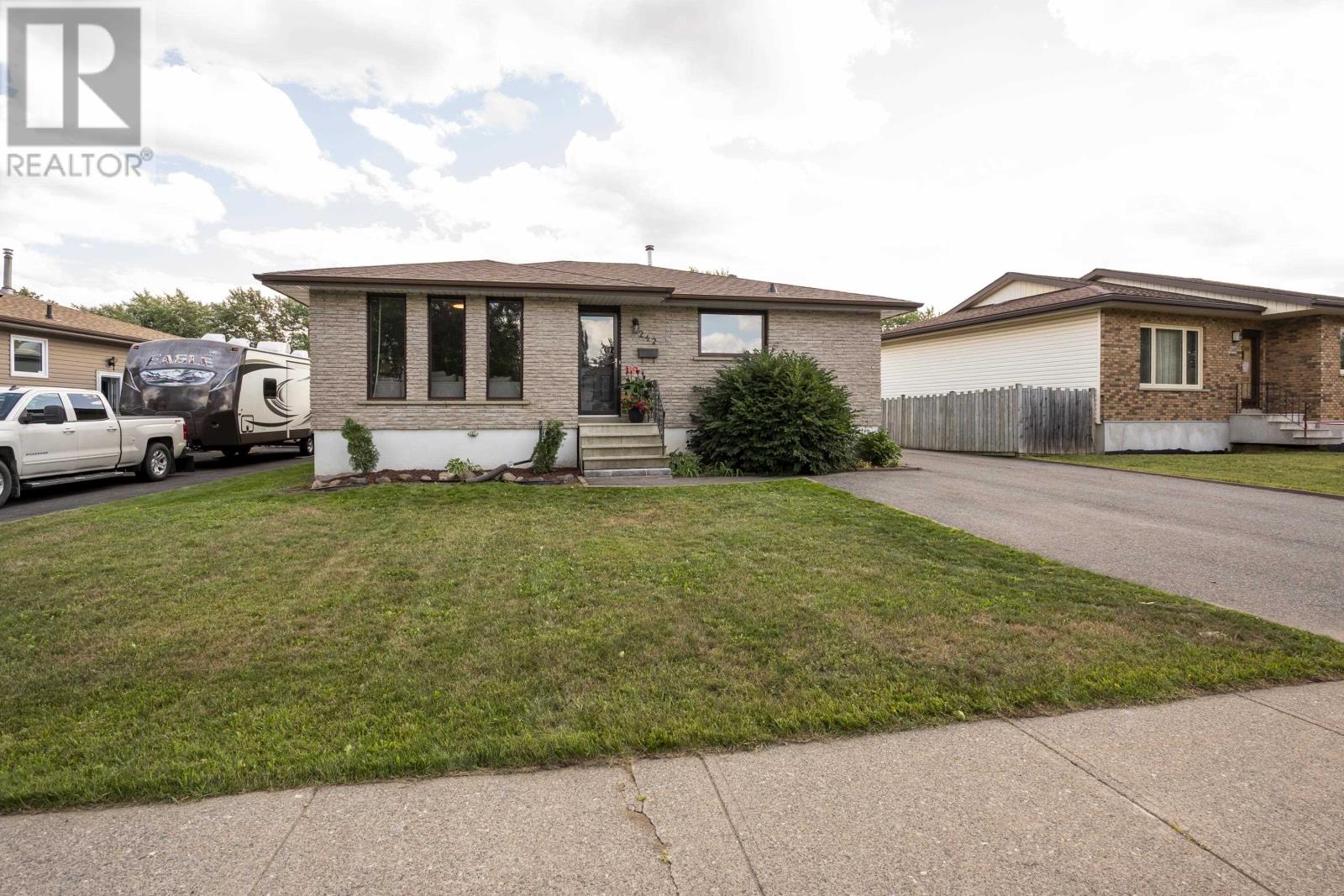 242 Fanshaw St., Thunder Bay, Ontario  P7C 5V1 - Photo 46 - TB2602455