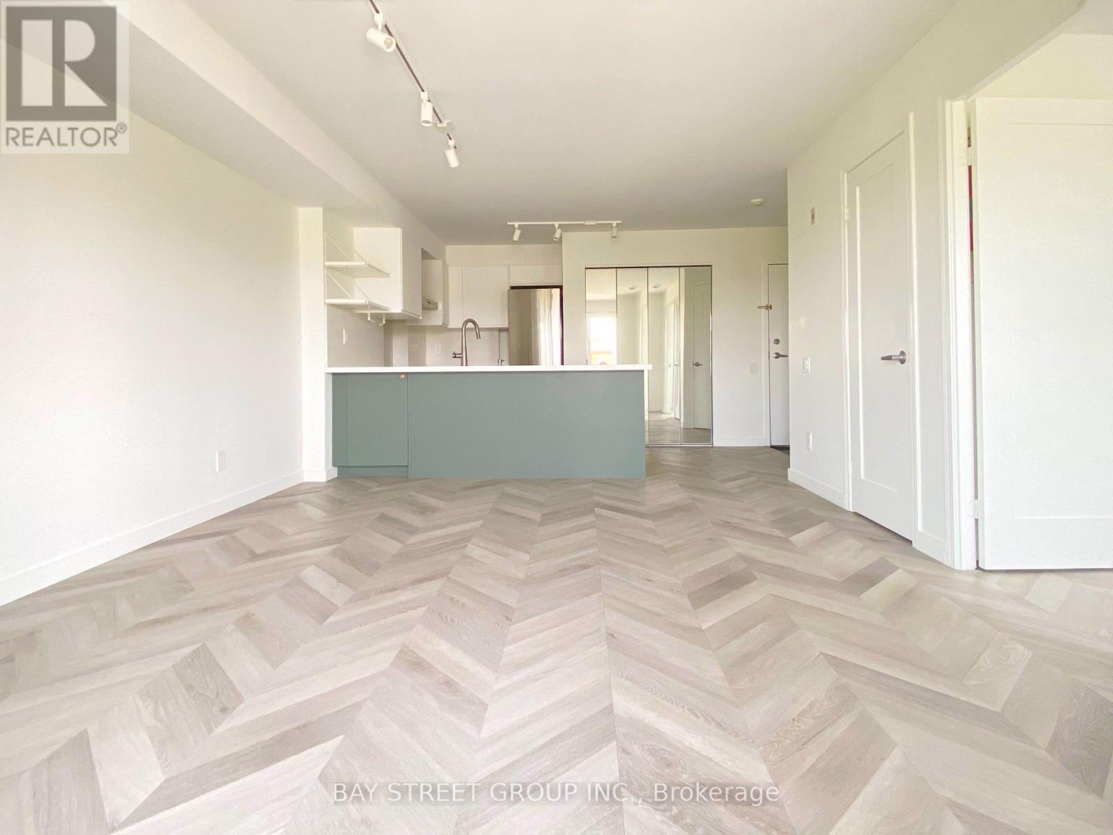 402 - 140 Bathurst Street, Toronto, Ontario  M5V 3N8 - Photo 2 - C13700158