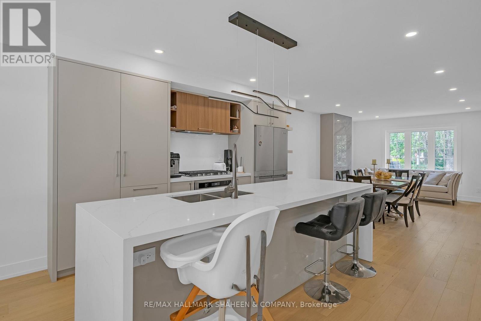 207 Sutherland Drive, Toronto, Ontario  M4G 1J1 - Photo 12 - C13700220
