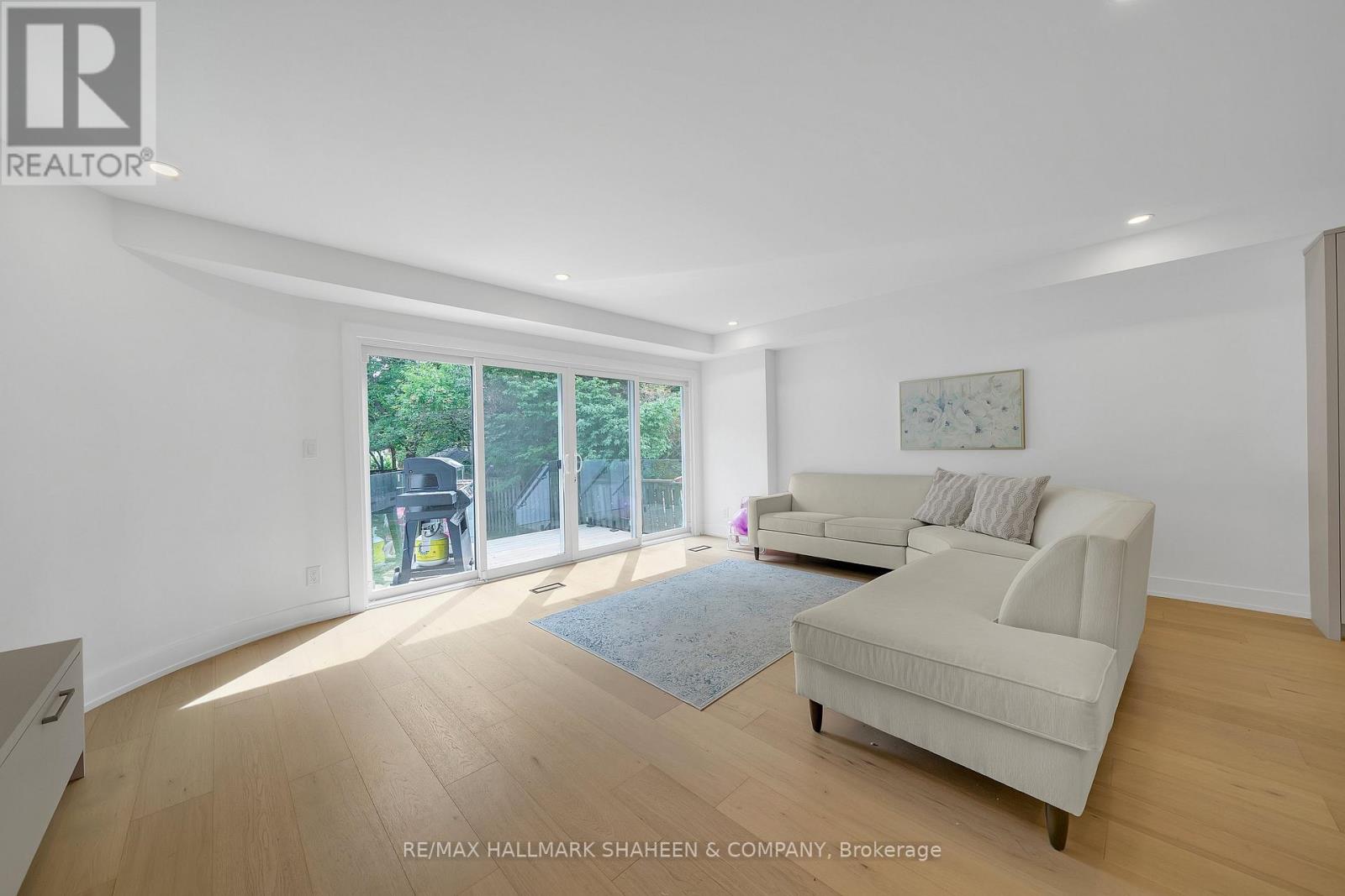 207 Sutherland Drive, Toronto, Ontario  M4G 1J1 - Photo 15 - C13700220