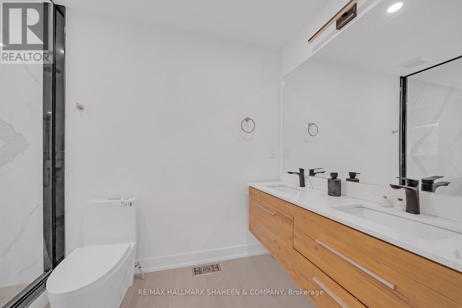 207 Sutherland Drive, Toronto, Ontario  M4G 1J1 - Photo 28 - C13700220
