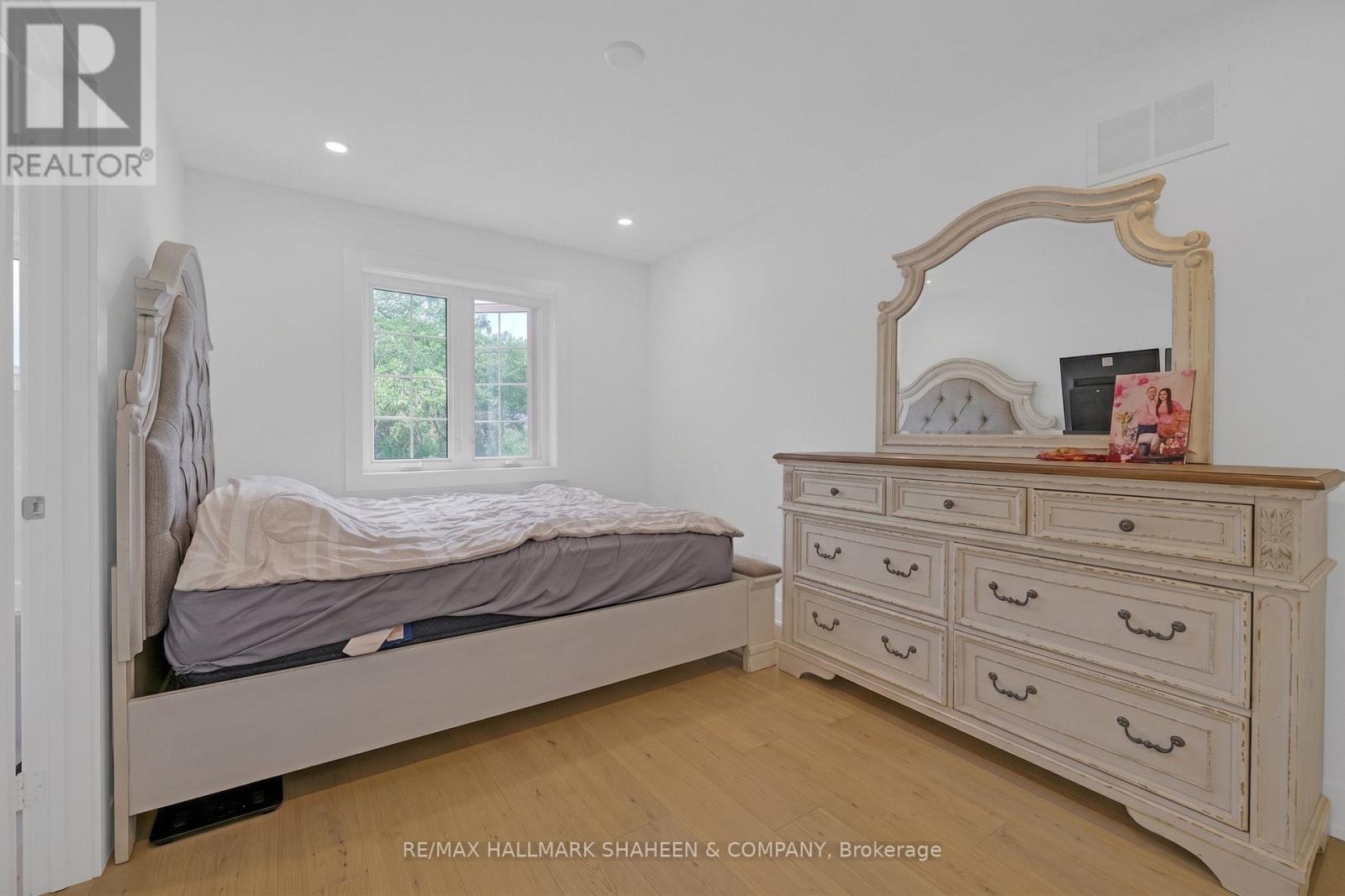 207 Sutherland Drive, Toronto, Ontario  M4G 1J1 - Photo 29 - C13700220