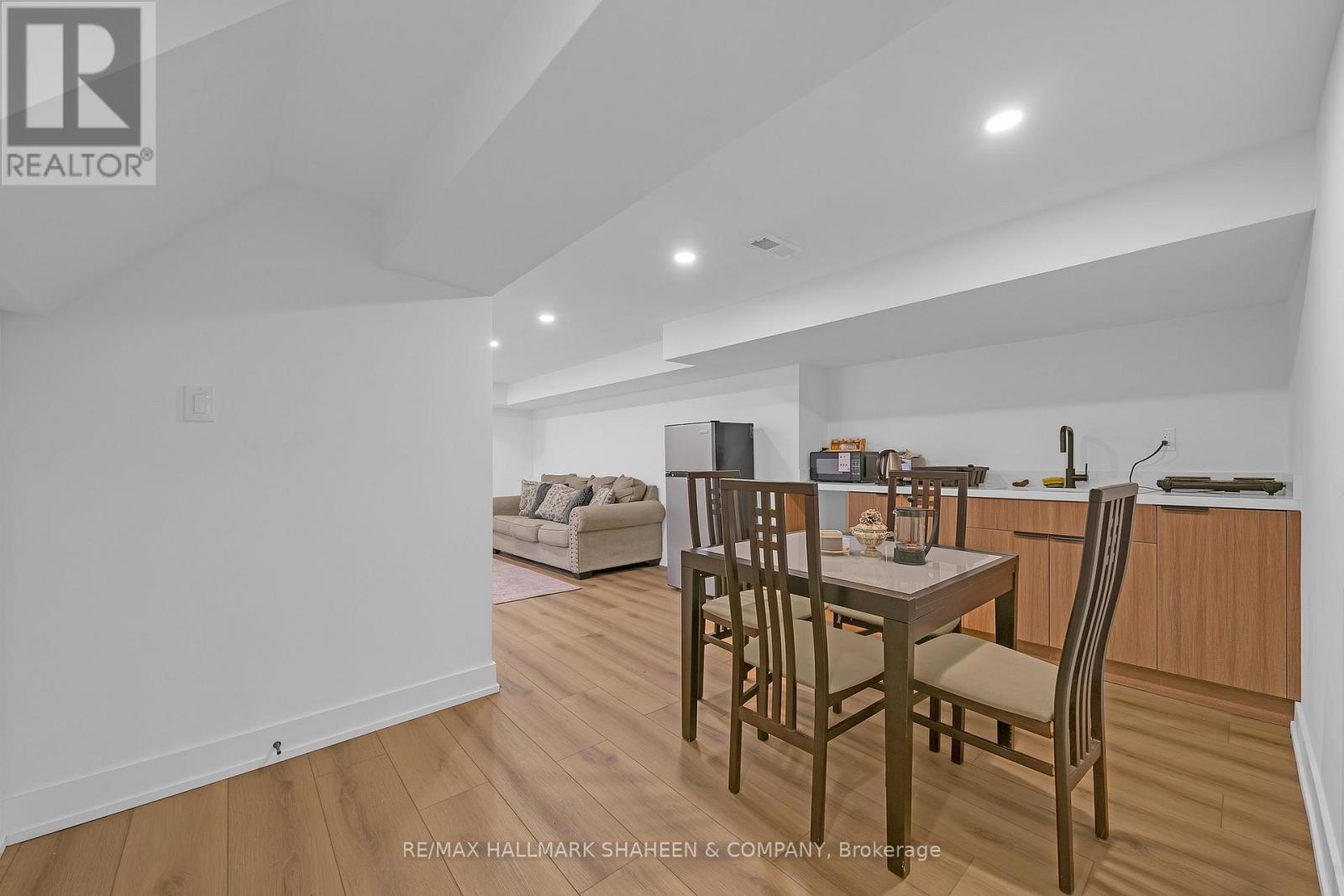 207 Sutherland Drive, Toronto, Ontario  M4G 1J1 - Photo 38 - C13700220