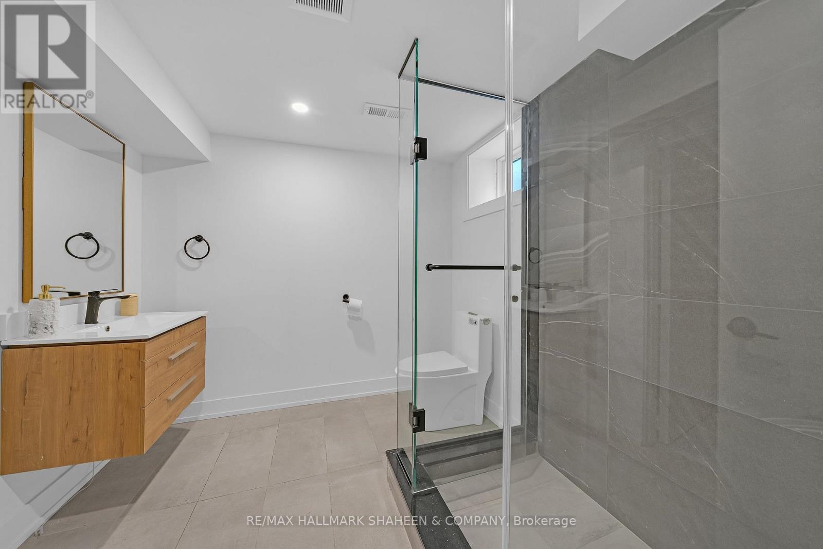 207 Sutherland Drive, Toronto, Ontario  M4G 1J1 - Photo 44 - C13700220