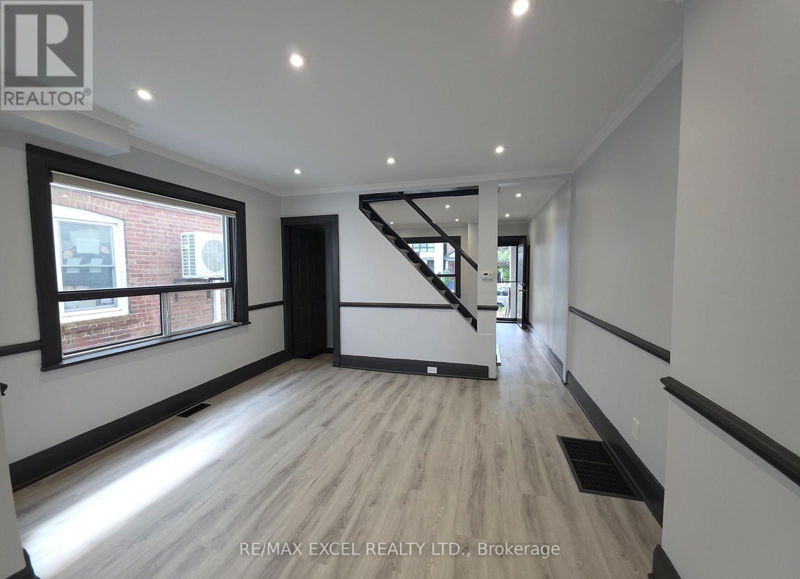 171 Langford Avenue, Toronto, Ontario  M4J 3E7 - Photo 15 - E13700166