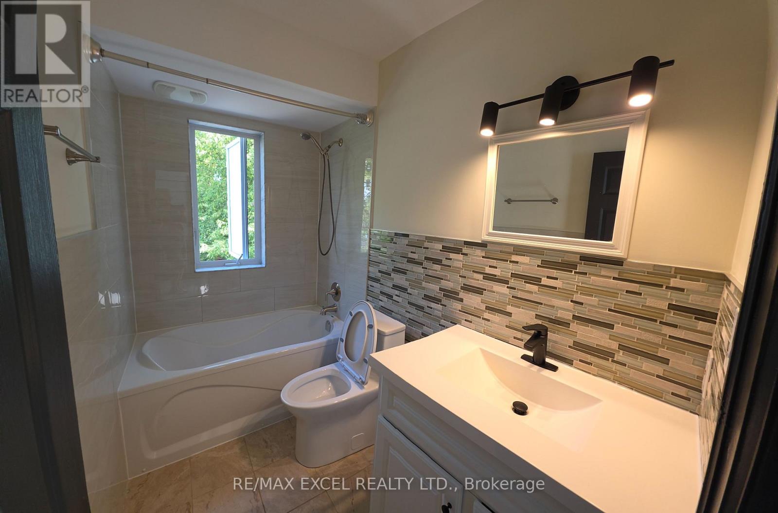 171 Langford Avenue, Toronto, Ontario  M4J 3E7 - Photo 27 - E13700166