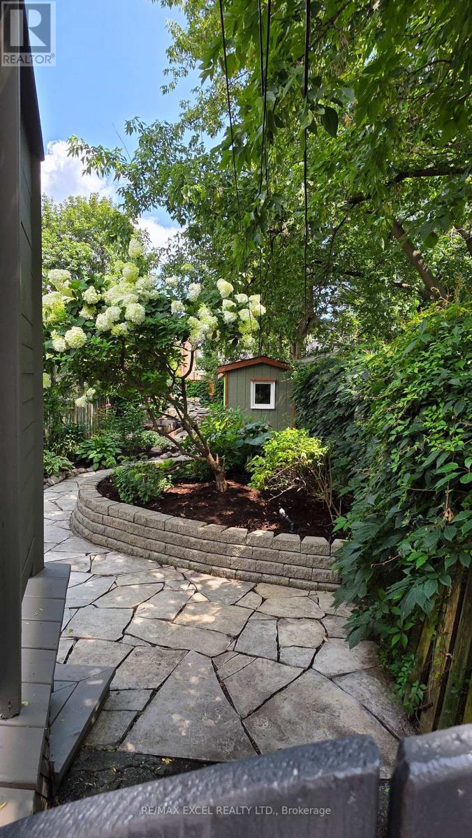 171 Langford Avenue, Toronto, Ontario  M4J 3E7 - Photo 4 - E13700166