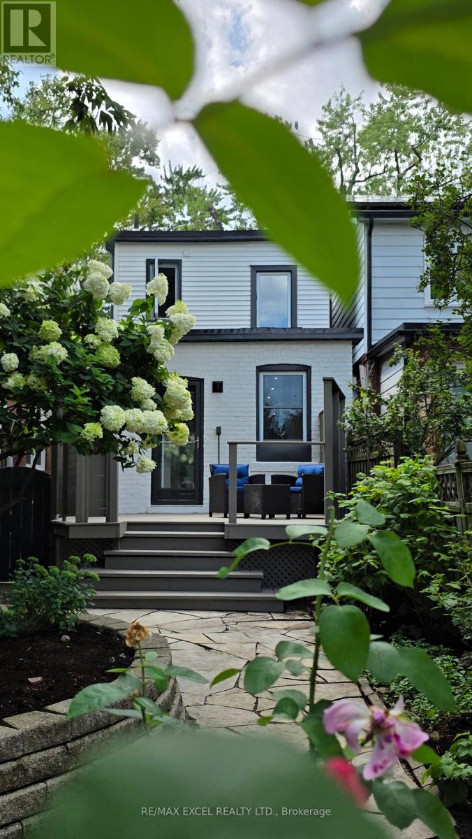 171 Langford Avenue, Toronto, Ontario  M4J 3E7 - Photo 5 - E13700166