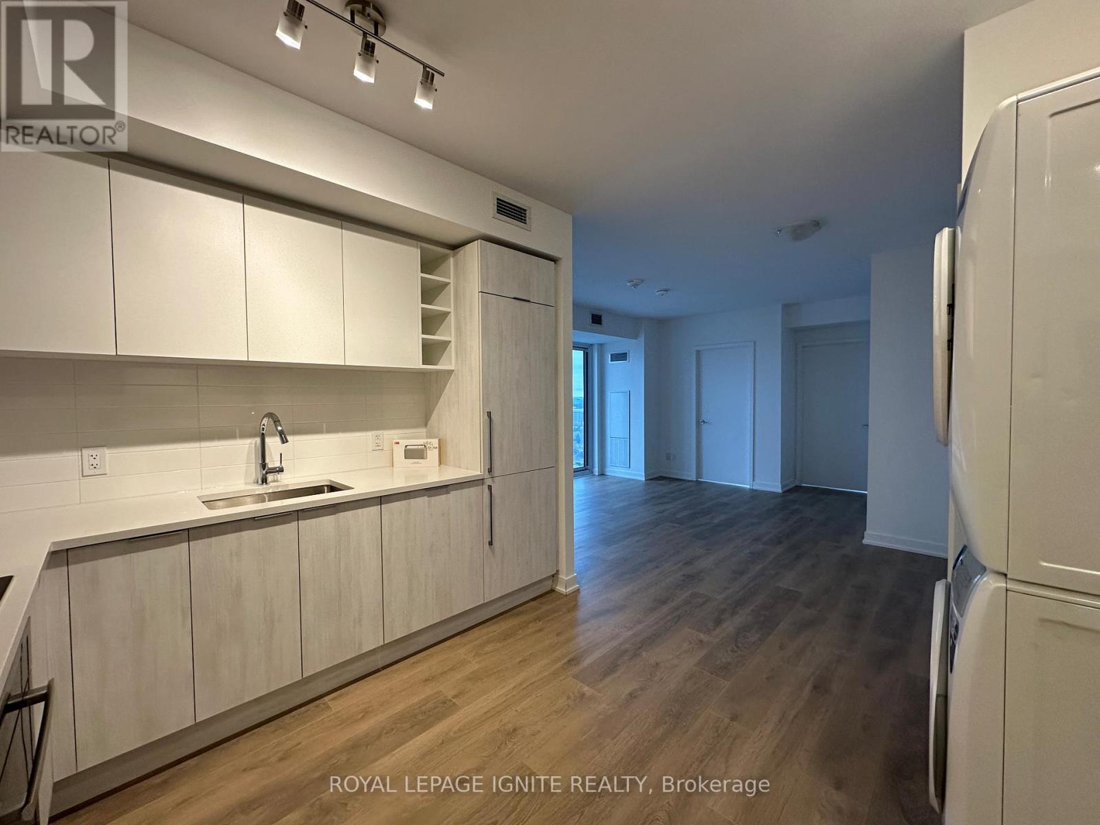 3002 - 2033 Kennedy Road, Toronto, Ontario  M1T 0B9 - Photo 4 - E13700238
