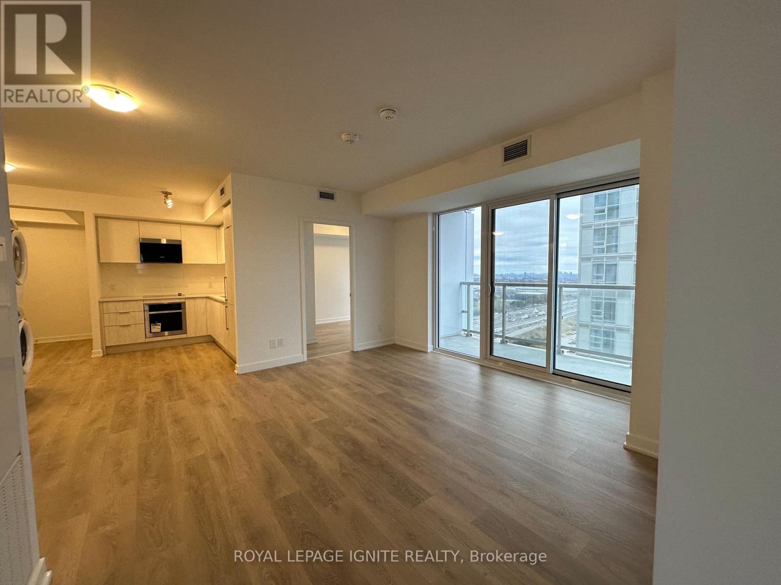 3002 - 2033 Kennedy Road, Toronto, Ontario  M1T 0B9 - Photo 8 - E13700238