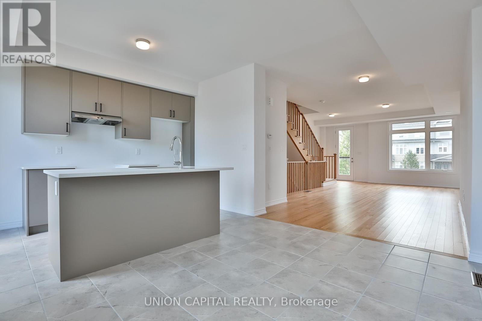 83 Sorbara Way, Whitby, Ontario  L1M 2L1 - Photo 34 - E13700260