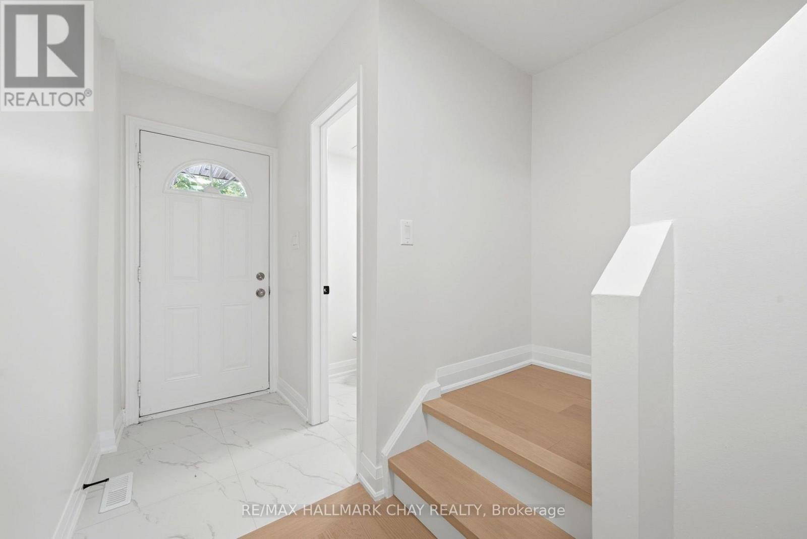 6 - 52 Adelaide Street, Barrie, Ontario  L4N 3T5 - Photo 2 - S13700240