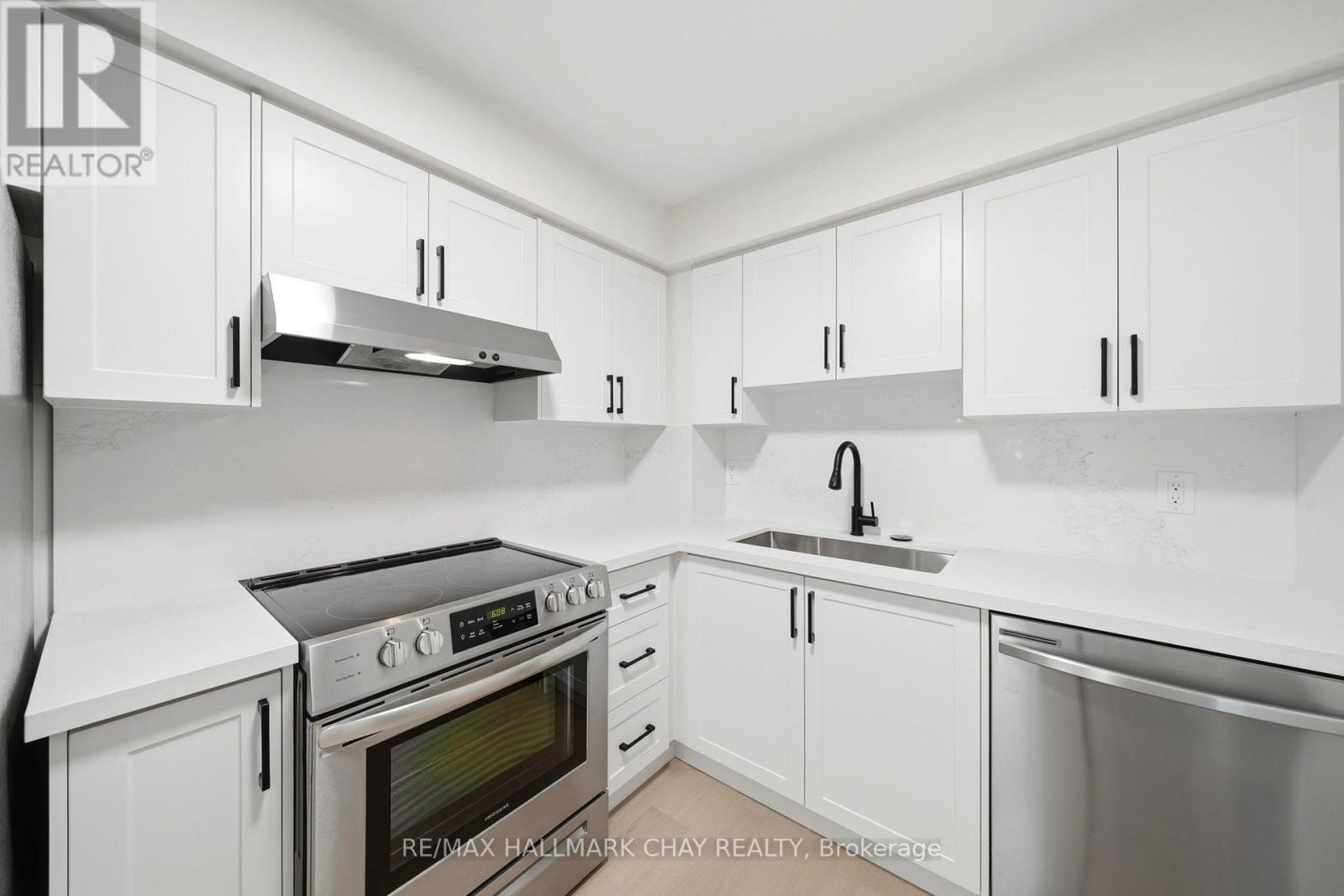 6 - 52 Adelaide Street, Barrie, Ontario  L4N 3T5 - Photo 8 - S13700240