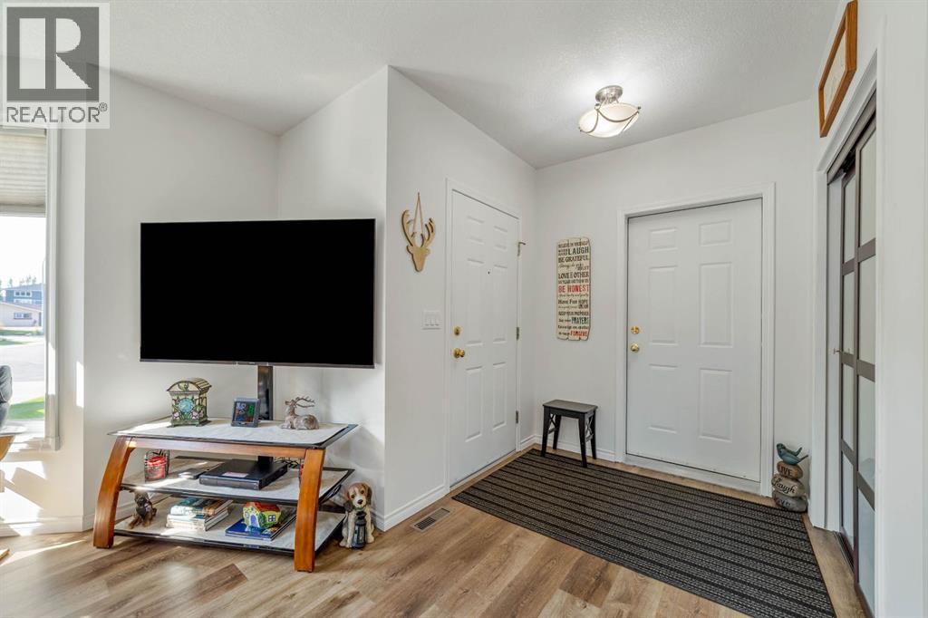 21 Aspen Place, Coalhurst, Alberta  T0L 0V0 - Photo 3 - A2339158